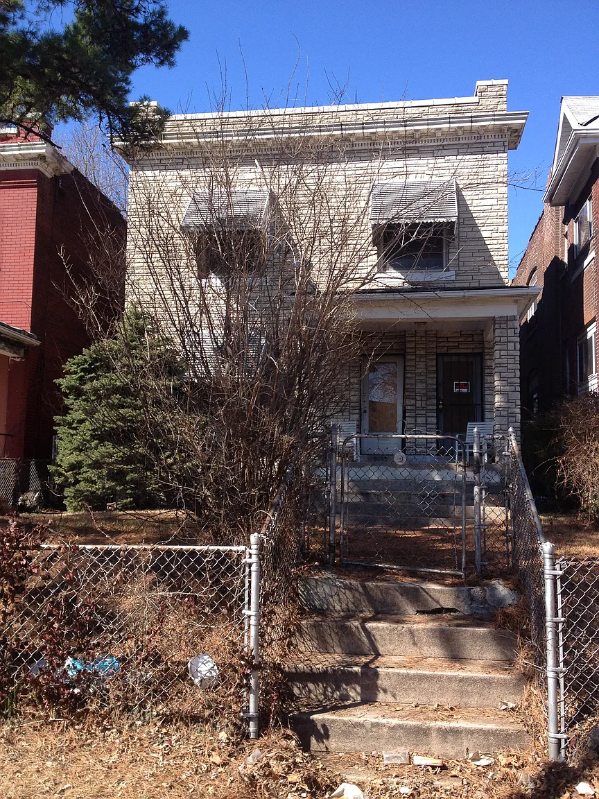 1421 Union Blvd photo 1