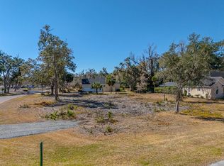 373 Oak Grove Island Dr, Brunswick, GA 31523