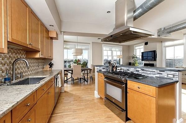 2nd image of 43 Park St #1