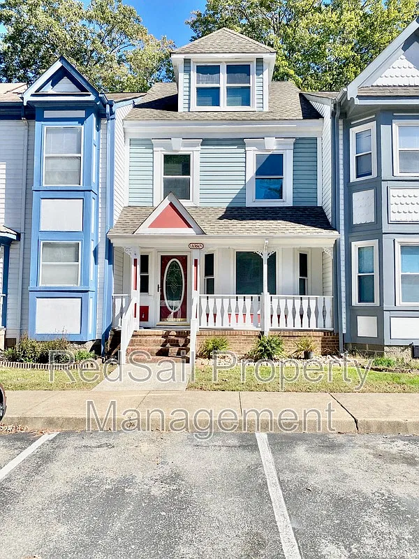 3 bed, 2.5 bath, 1662 sqft, $1,995 — Photo 1