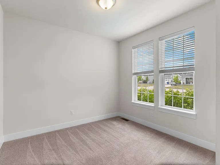 265 Farmstead Dr — Photo 3