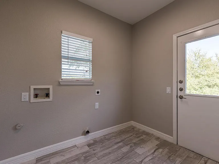 6319 Parliament Dr — Photo 20