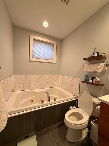 2319 W Wabansia Ave #2 — Photo 11