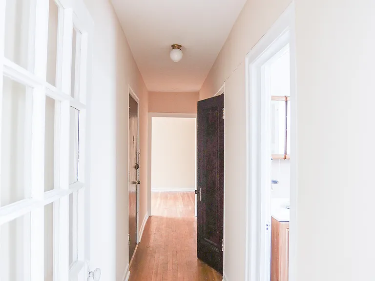 4730 W Addison St #1B — Photo 3