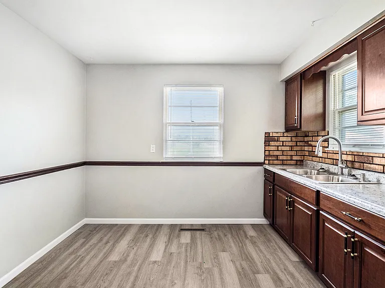 310 E Pierson Rd — Photo 5