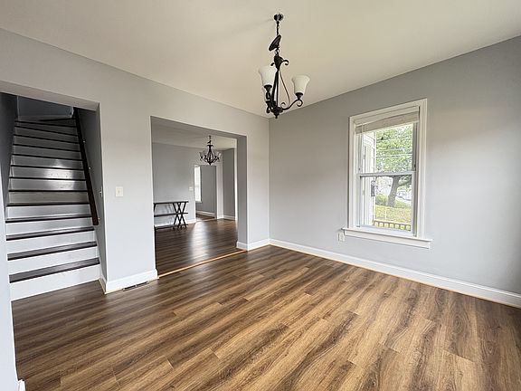 4th image of 131 Howard Ave #1