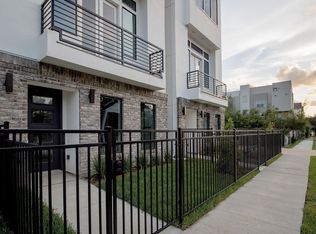 5713 Larkin St #B, Houston, TX 77007