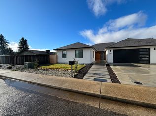 350 Bedrock Ln #B, Redding, CA 96003