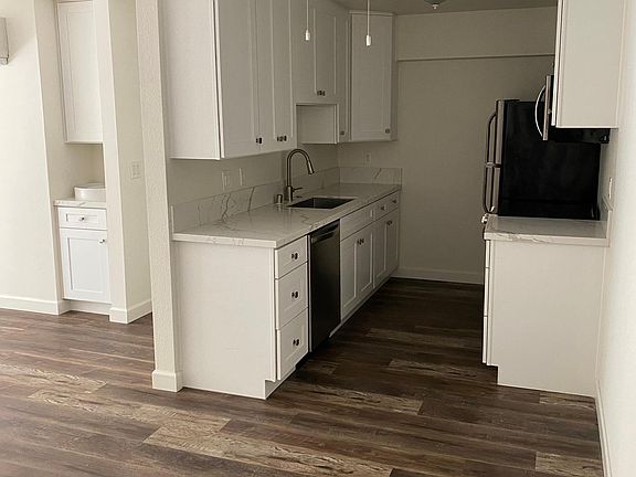 3rd image of 533 Ashland Ave APT 103