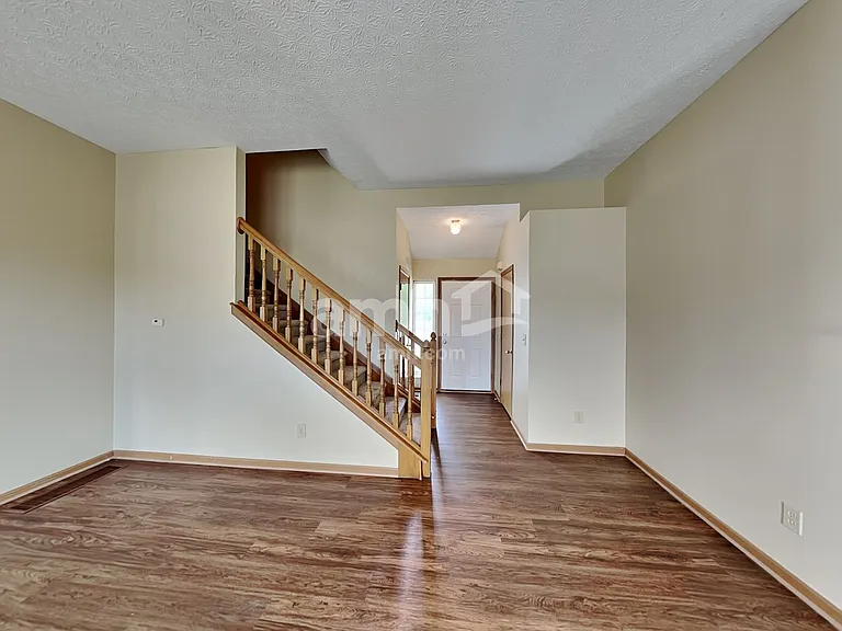 7481 Oliver Winchester Dr — Photo 4