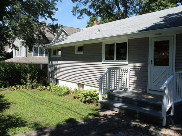 9 Ensign Rd, Norwalk, CT 06853