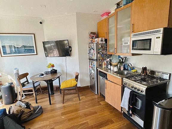 3rd image of 236 W 16th St #6B