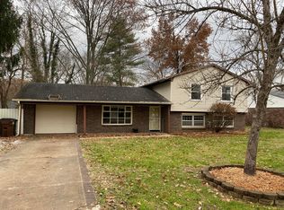 1122 Abbeywood Rd, Louisville, KY 40222