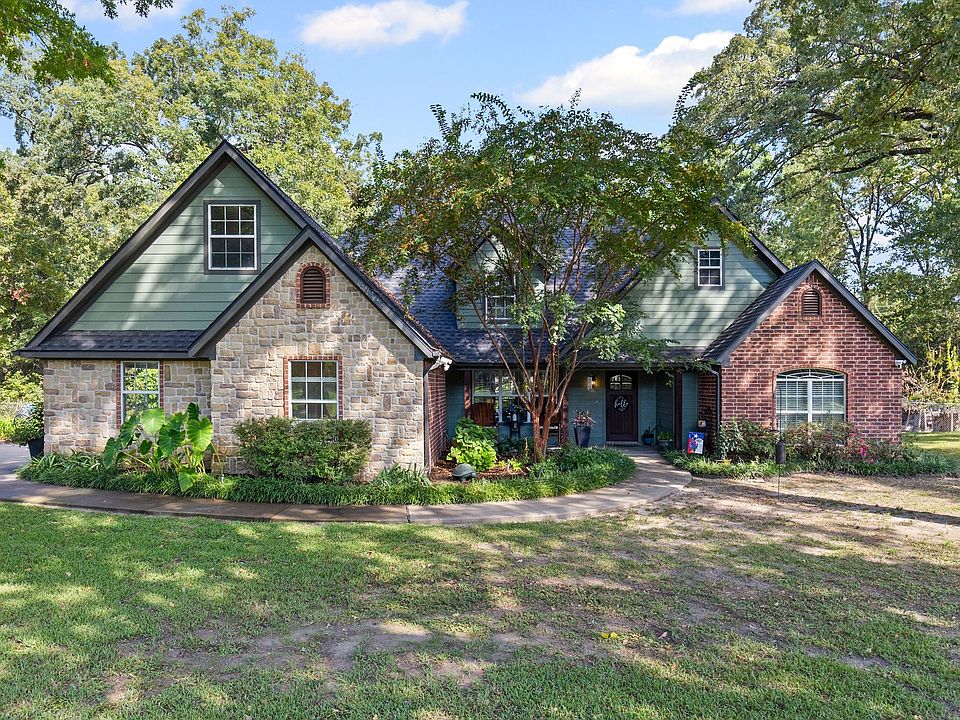 1st image of 334 Hickory Creek Dr