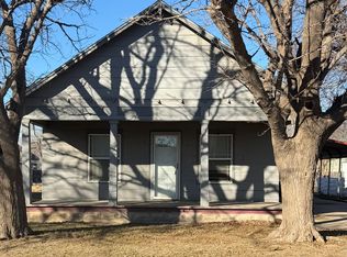 610 W 12th Ave, Hutchinson, KS 67501