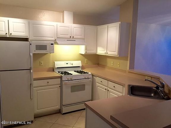 4th image of 13810 N Sutton Park Dr #334