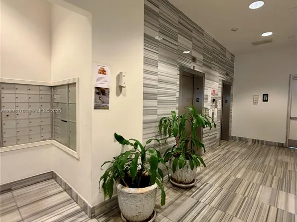 219 NW 12th Ave APT 709, Miami, FL 33128