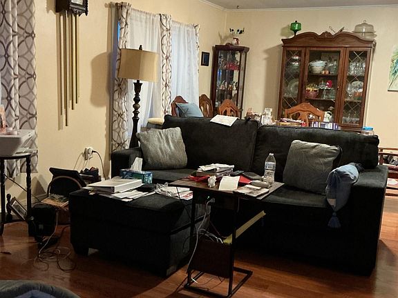 3rd image of 317 Indiana Ave