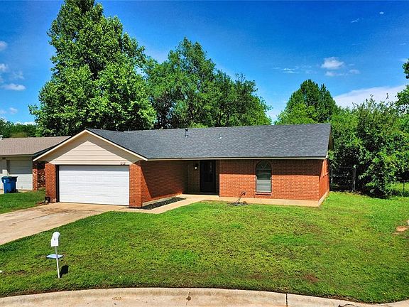 3rd image of 1208 Cathy Ln
