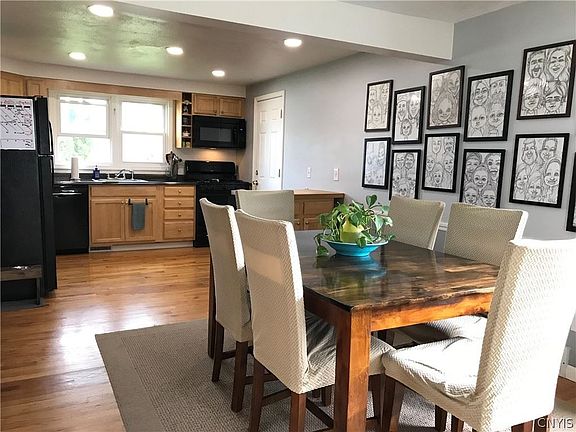 3rd image of 147 Dolshire Dr