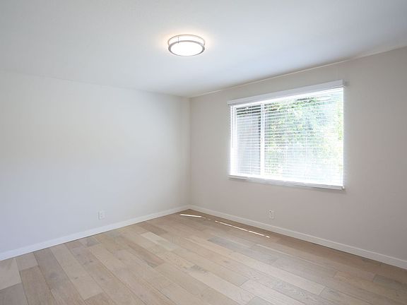 5th image of 302 Euclid Ave #104
