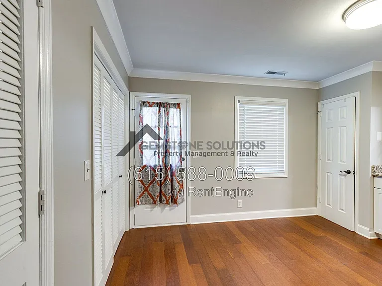 717 Fox Ridge Dr — Photo 14