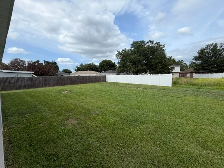 709 Versailles Ln — Photo 27