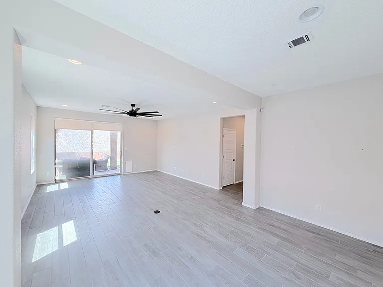 1172 Vallecito Loop NW — Photo 8