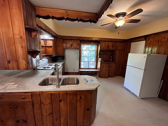 5th image of 1222 Lake Dr SE APT 3
