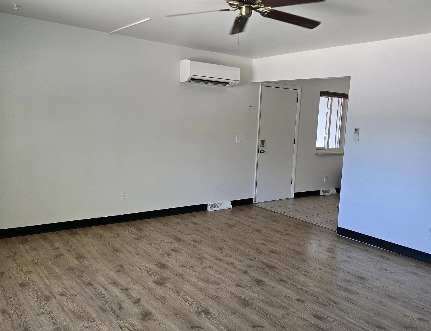 3 bed, 1100 sqft, $1,700 — Photo 2
