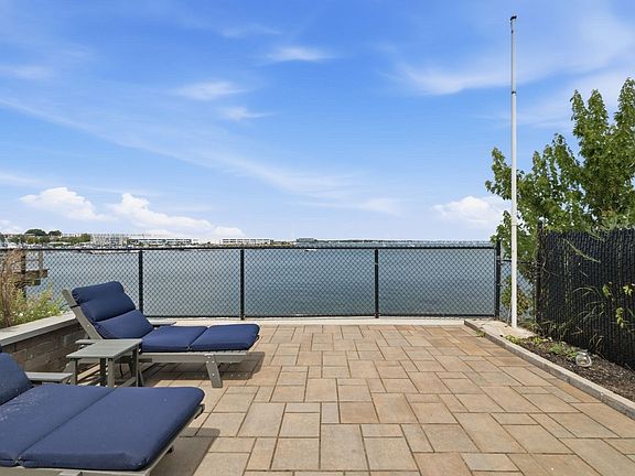 5th image of 111 Leach St #3