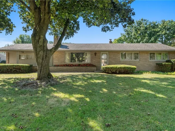 5840 Woodhill Dr NW, Canton, OH 44718