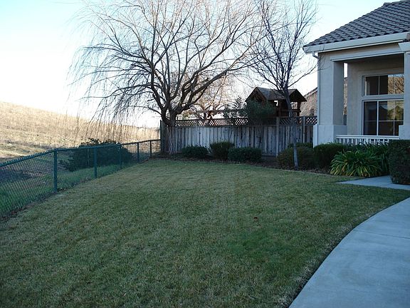 2nd image of 936 Glade Ct