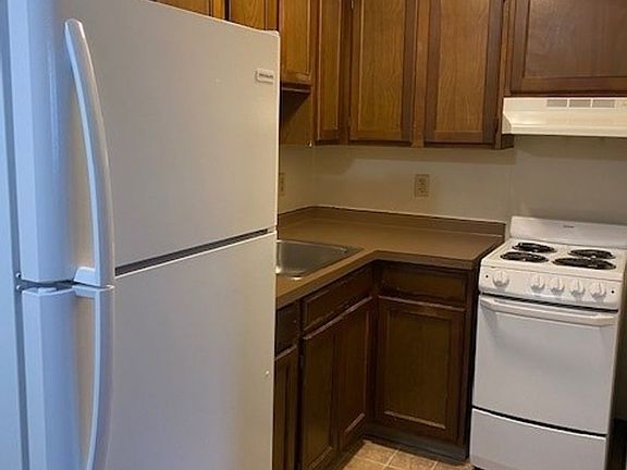 4th image of 104 Averlon Ave APT 9