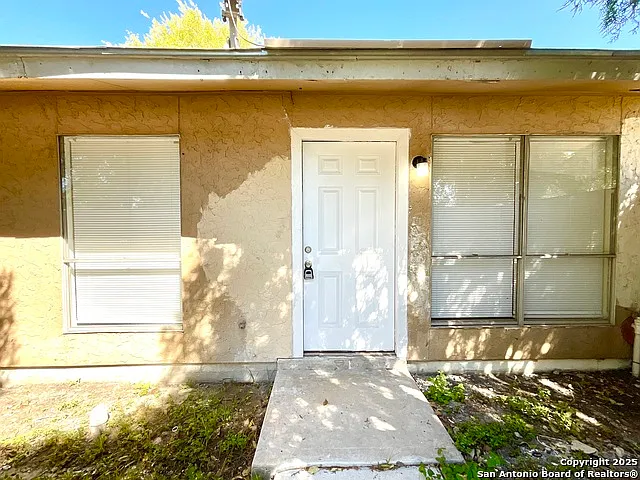 7237 Glen Bay — Photo 2
