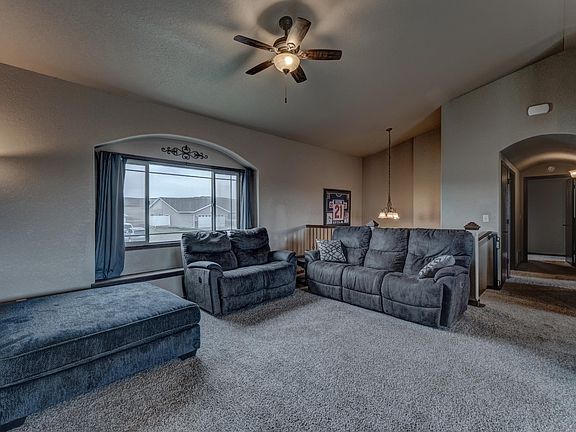 5th image of 360 Edelweiss Ln