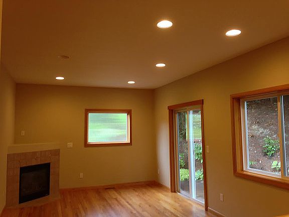 5th image of 3505 NE 195th St