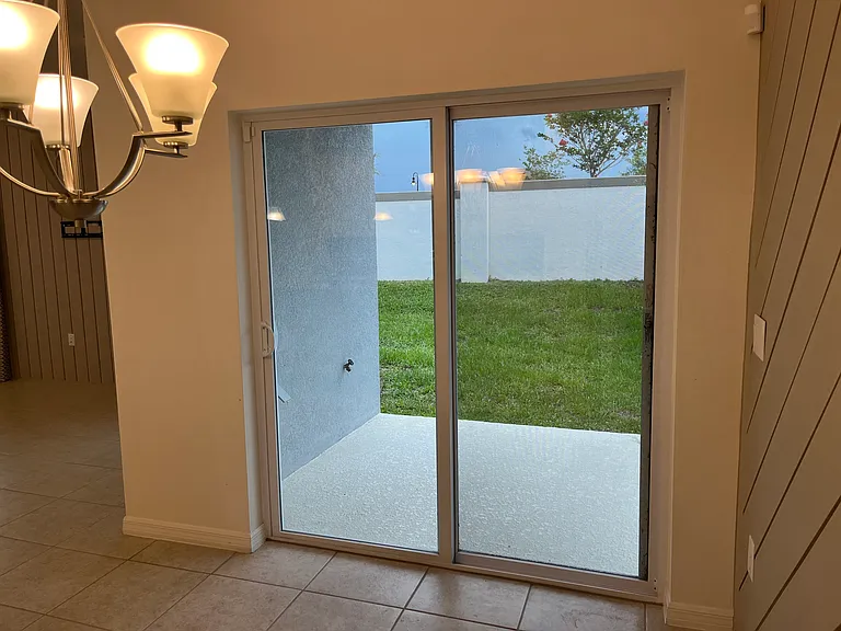1658 Blue Lagoon Cir — Photo 11