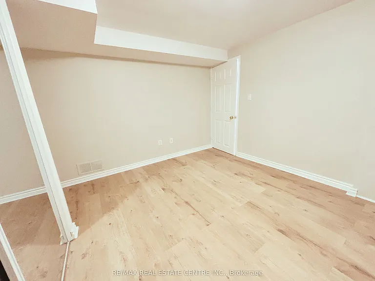 1400 Greenbriar Dr #1 — Photo 7