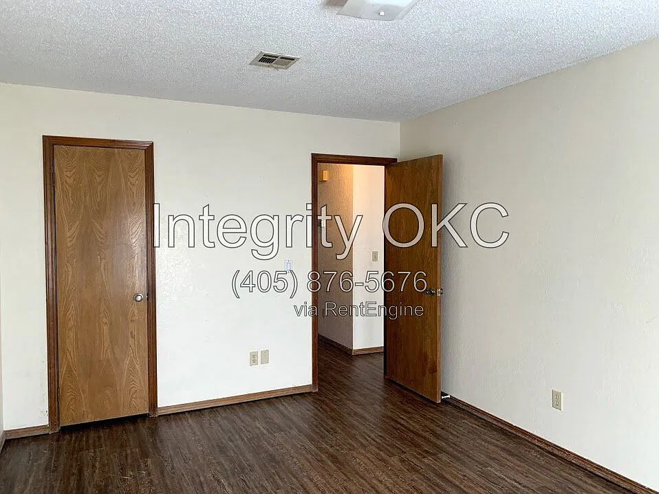 2 bed, 1.0 bath, 956 sqft, $1,050 — Photo 4
