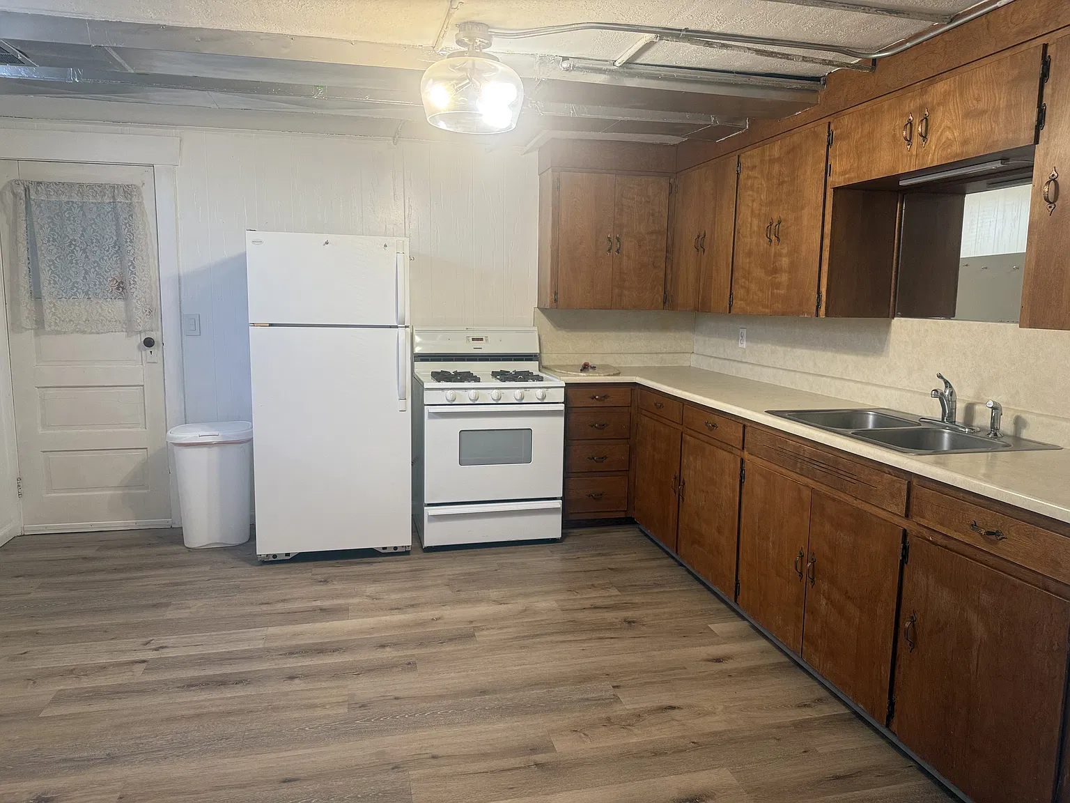 1 bed, 1.0 bath, 1020 sqft, $900 — Photo 3