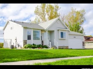 2429 W 2075 N, Clinton, UT 84015