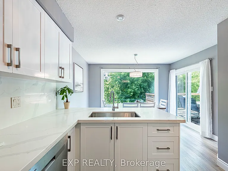63 Wood Grove Cres — Photo 13