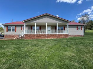 565 Buckhorn St, North Tazewell, VA 24630