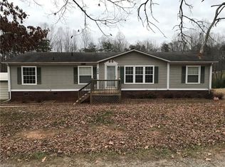 204 Freeman Ridge Trl, Pilot Mtn, NC 27041