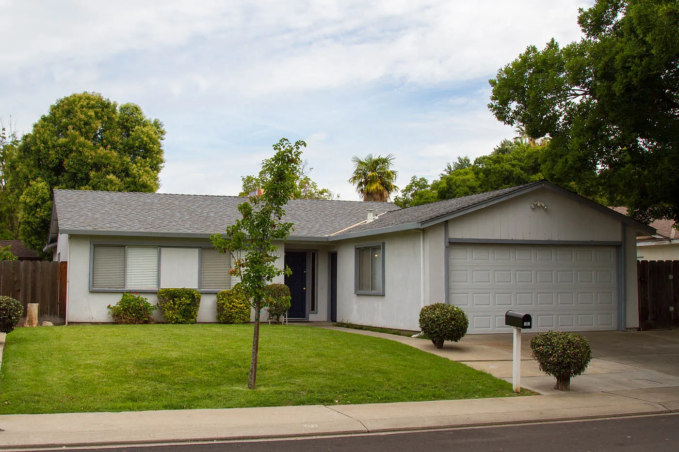 4 bed, 1124 sqft, $2,395 — Photo 1