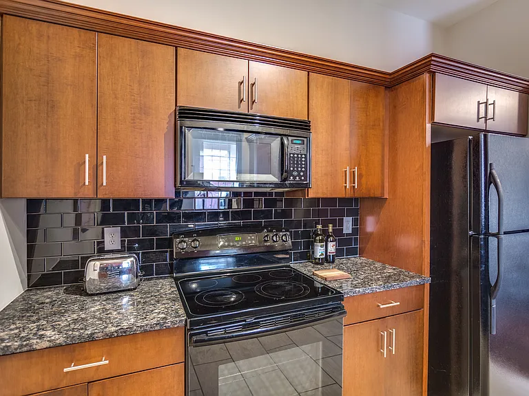 360 S Elm St #106 — Photo 8