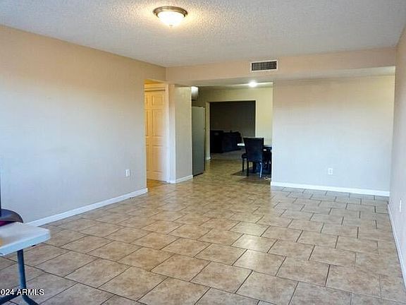 2nd image of 5232 W CYPRESS Street