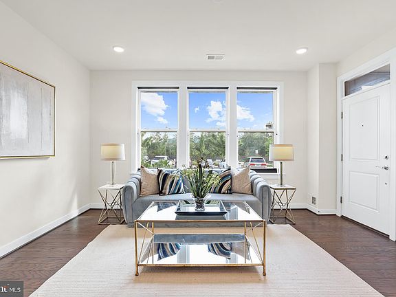 5th image of 13428 Arrowbrook Centre Dr #6