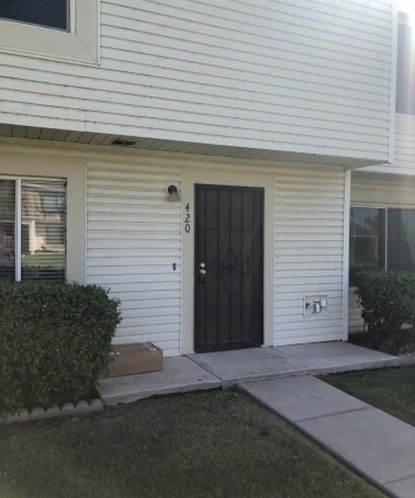 1st image of 420 E Woodman Dr